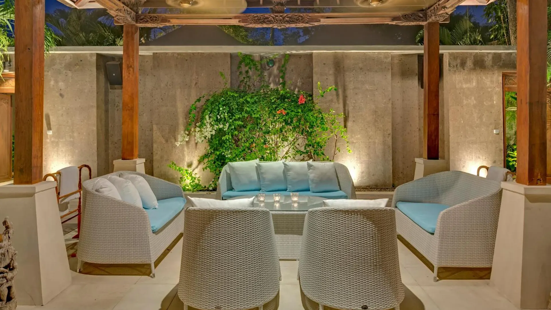 Lataliana Seminyak Villa 0*, Seminyak (Bali)