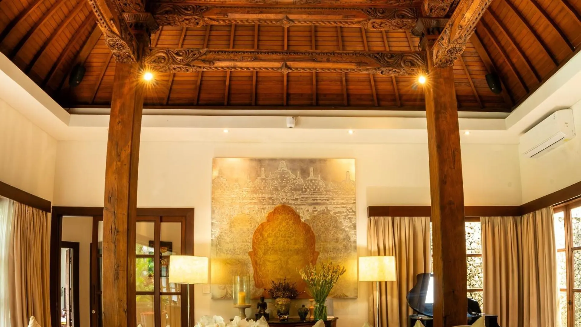 Lataliana Seminyak Villa